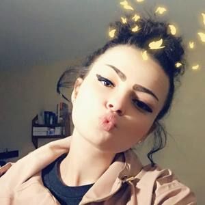 Meet your Posher, Shania